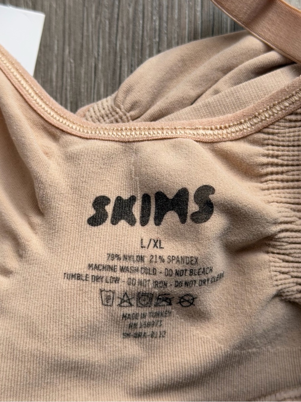 SKIMS Beige Seamless Bralette with Adjustable Straps - Picture 6 of 6